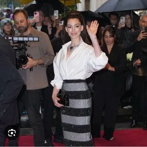 2for1🥰New💕 Black and White Striped Sequin  knee high Skirt  waist 14 length20